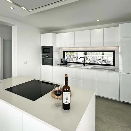 וילה Casa Piccola Stella טיחראפה